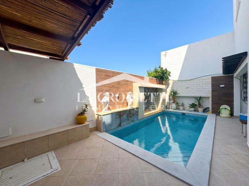 Villa plain-pied S+4 semi-meublée à La Marsa 